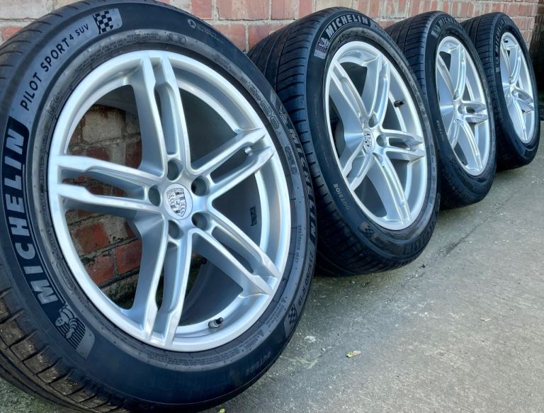 Genuine Porsche Macan Turbo S 19” Silver Alloy Wheels + Tyres 95B Set GTS 5x112