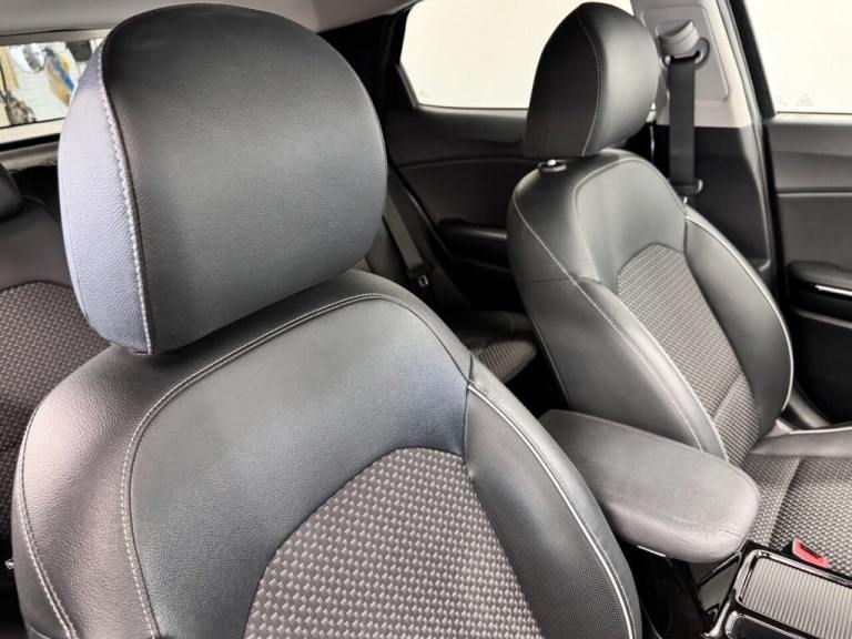 2020 Kia XCeed 1.4 T-GDi 3 FIVE DOOR 140 BHP + SAT NAV + REAR CAMERA + HEATED SEATS HATCHBACK Pet...