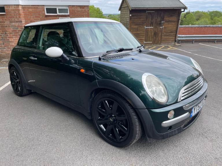 MINI COOPER 3 DOOR HATCH 1.6cc A TRUE CLASSIC NEW MOT FSH STUNNING