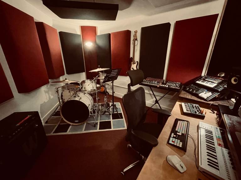 Drumming, Writing & Production Music Studio