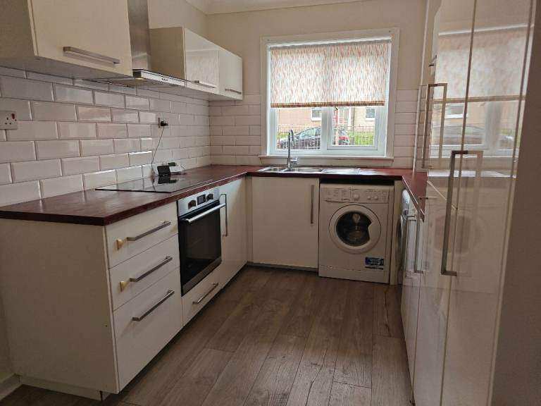 GROUND FLOOR RECENTLY REFURBISHED 2-BED DUPLEX – BELLSHILL