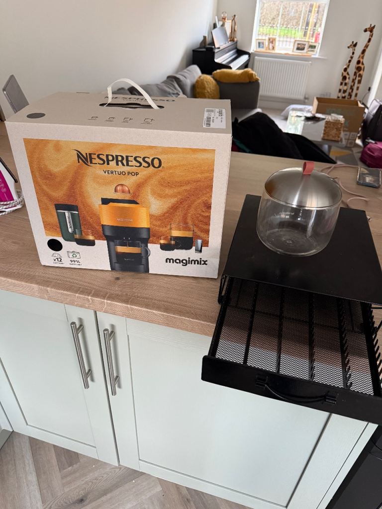 Nespresso Vertuo Pop coffee machine - Black