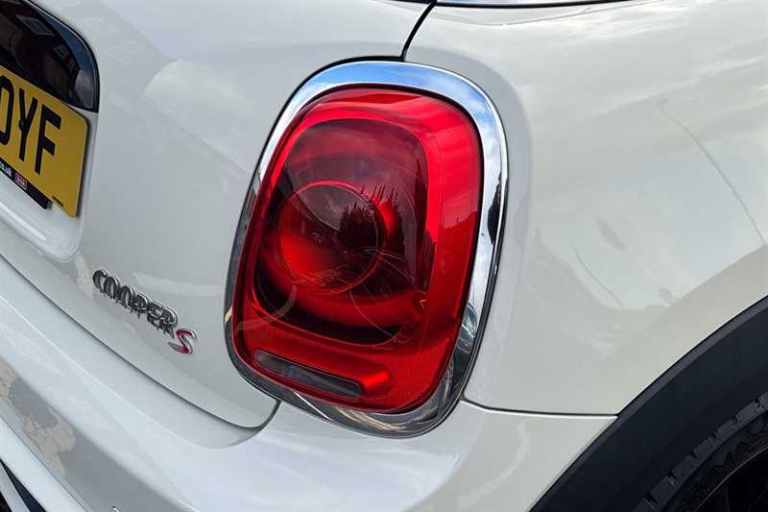 2017 MINI Hatch 2.0 Cooper S Hatchback 3dr Petrol Manual Euro 6 (s/s) (192 ps) Hatchback Petrol M...