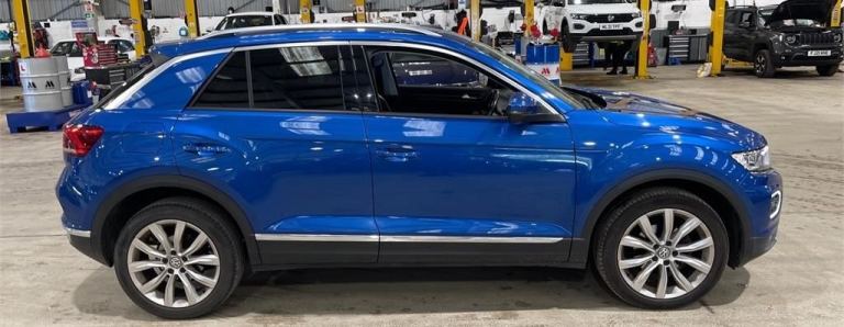 2018 Volkswagen T-Roc 1.5 TSI EVO SEL 5dr ++ 1 OWNER / SAT NAV / CAR NET APPS / ULEZ ++ HATCHBACK...