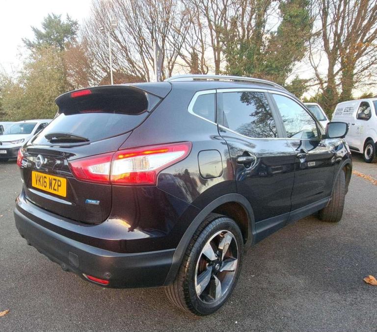 2016 Nissan Qashqai 1.5 dCi N-Connecta 5dr HATCHBACK Diesel Manual