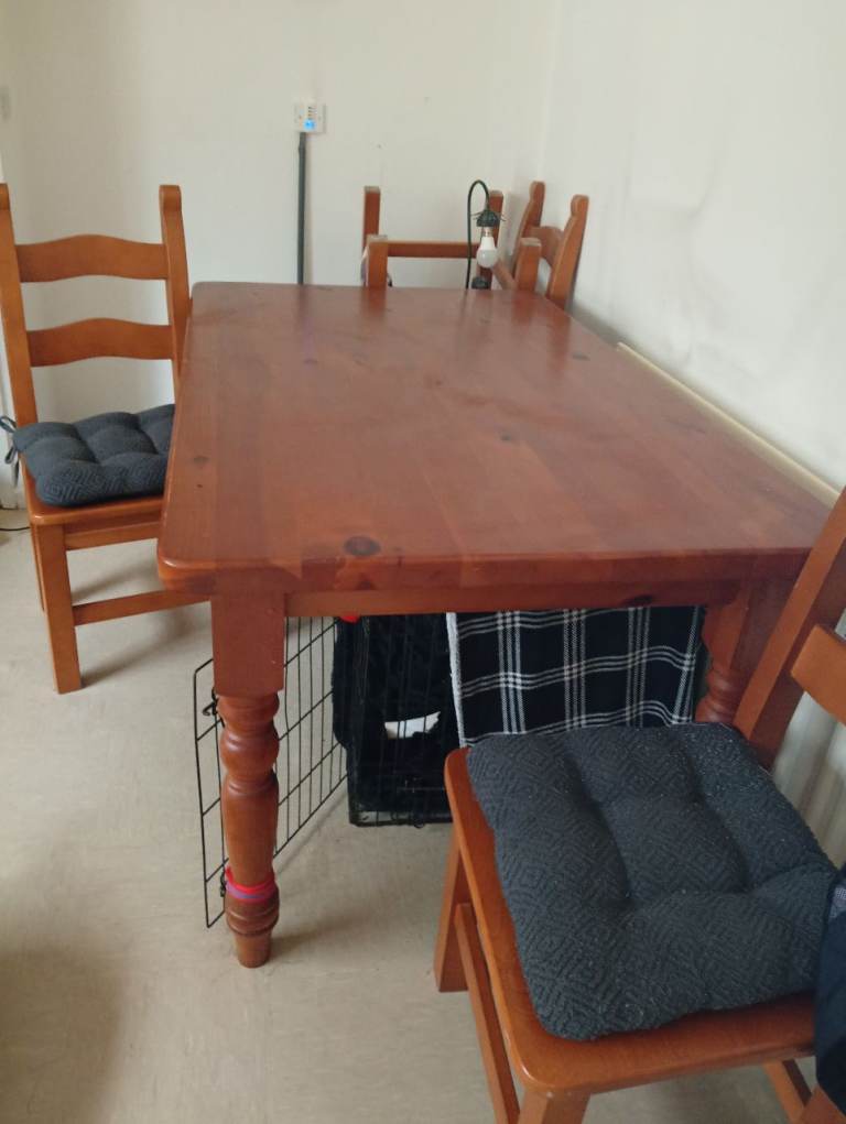 Wooden Dining Table and Chairs Set – Good Condition