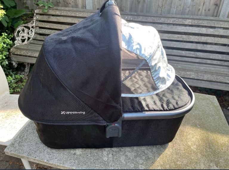 Free UppaBaby Carrycot Bassinet – Black, Good Condition