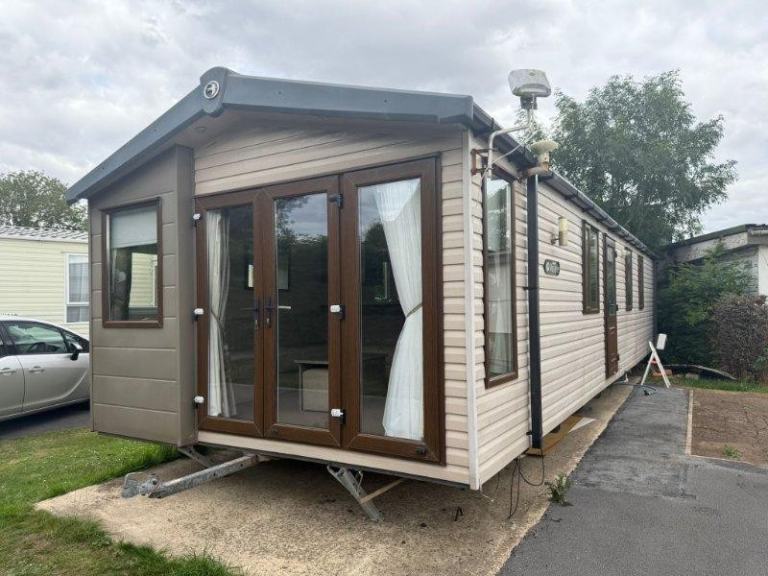 Static Caravan Swift Moselle lodge for sale at Riverview Holiday Park LN4 4PZ. 