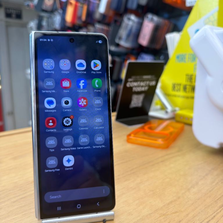 Samsung fold 5 , unlocked , 512 gb 