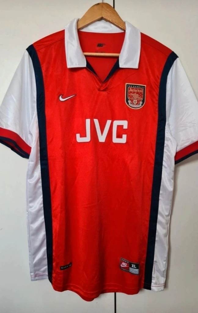 Retro Arsenal Red JVC Home (1998/1999) Football Shirt