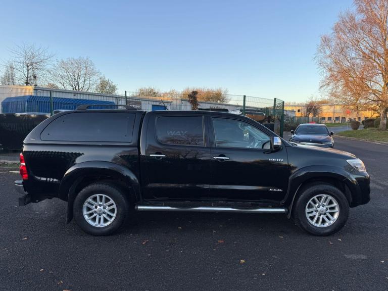 2015 Toyota Hilux Invincible D/Cab Pick Up 3.0 D-4D 4WD 171 Auto PICK UP DIESEL Automatic
