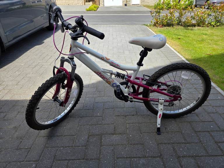 Kids Mountain Bike - Pink & White, Good Condition