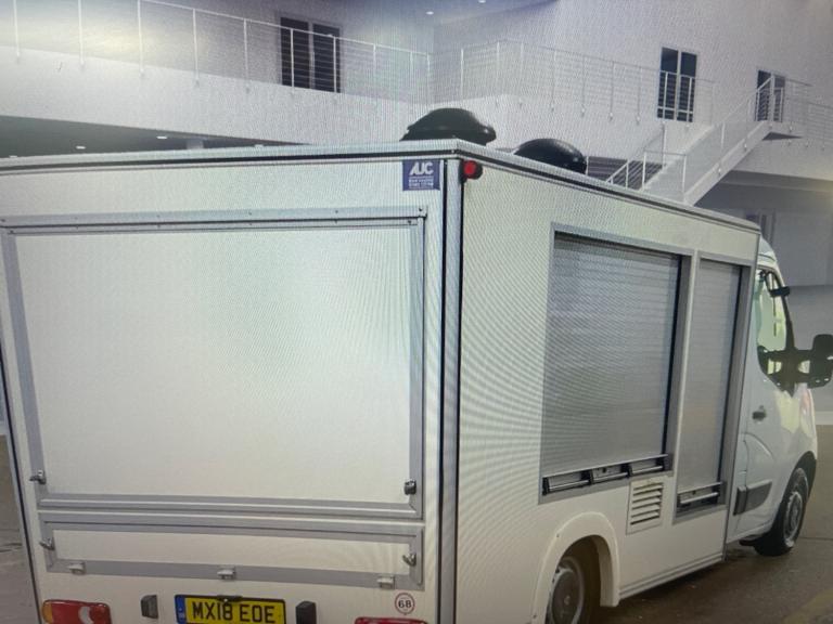 2018 Renault Master ML35 ENERGY dCi 110 Business  BE-SPOKE CATERING UNIT Box Van Diesel Manual