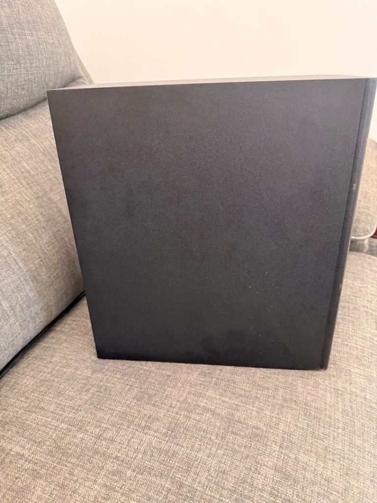 Hisense 30W Subwoofer and Soundbar Bundle - Good Condition