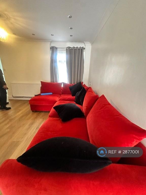 2 bedroom flat in Jessop Road, Stevenage, SG1 (2 bed) (#2877001)