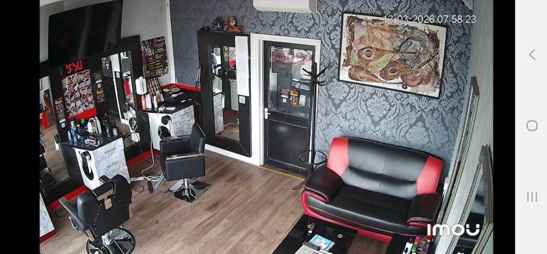Barber Chair For Rent_Unisex Salon _Epsom 