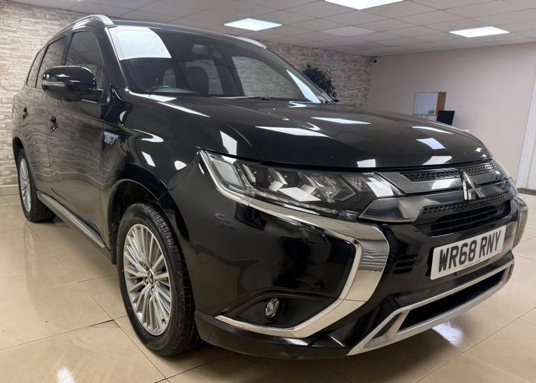 2018 Mitsubishi Outlander 2.4h TwinMotor 13.8kWh 4h SUV 5dr Petrol Plug-in Hybrid CVT 4WD Euro 6 ...