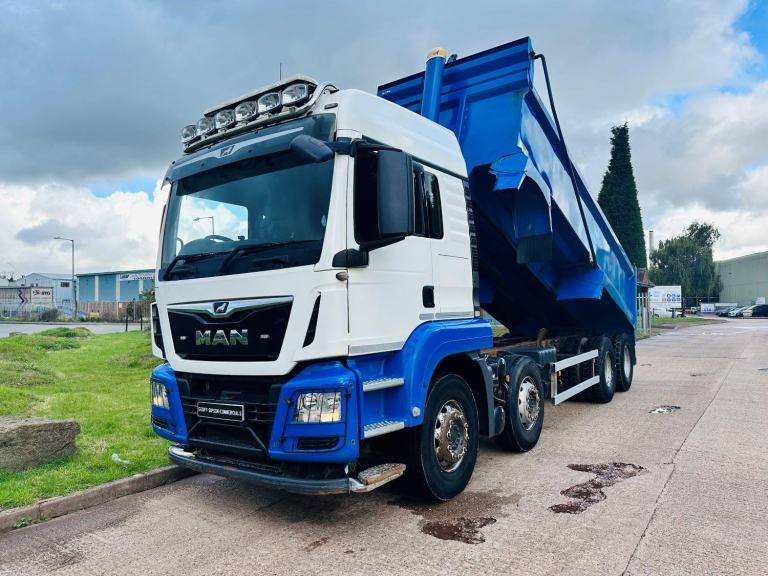 2018 (18) MAN TGS 35.420 EURO 6 SLEEPER CAB 8X4 STEEL BODIED TIPPER