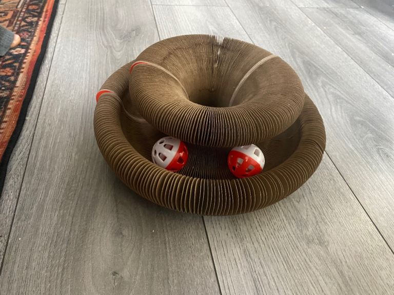 Interactive Corrugated Cardboard Cat Toy with Balls