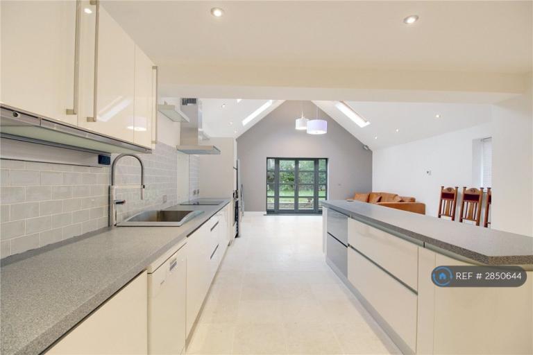 4 bedroom house in Norwich Road, Norwich, NR15 (4 bed) (#2850644)