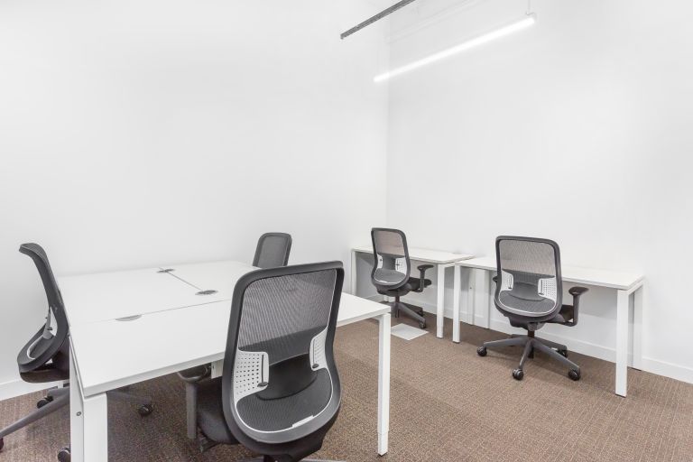 Manchester - M276DB \ Fully Furnished Small Office for Rent