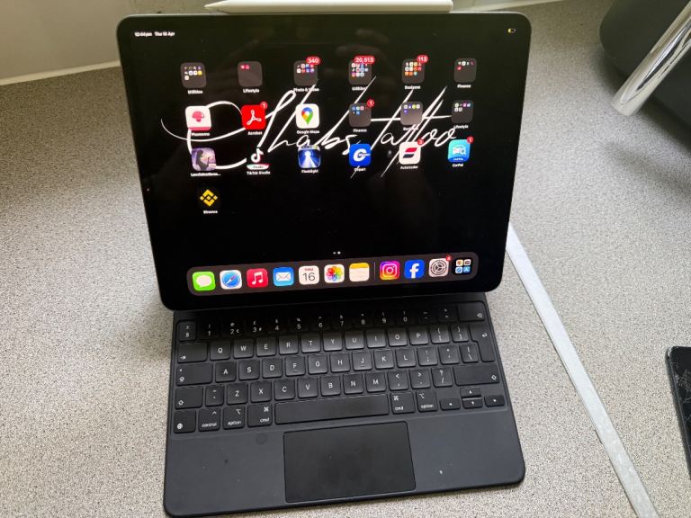 Space Grey iPad Pro 12.9” (5th Generation),