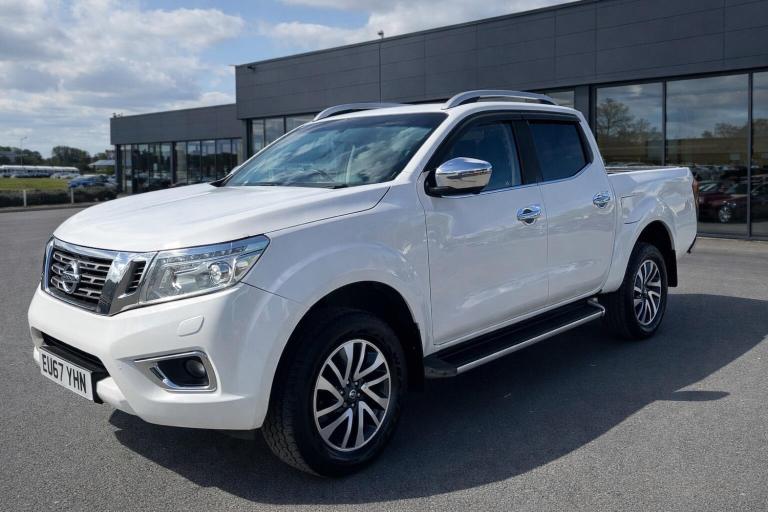 2017 Nissan Navara Double Cab Pick Up Tekna 2.3dCi 190 4WD Auto PICK UP DIESEL Automatic