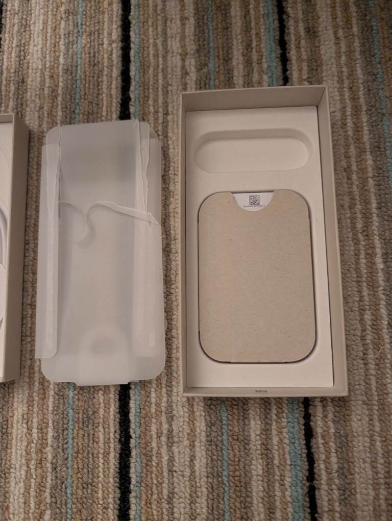 GOOGLE PIXEL 10 PRO XL 256GB JADE GREEN IMMACULATE WITH BOX AND GOOGLE 45W CHARGER 