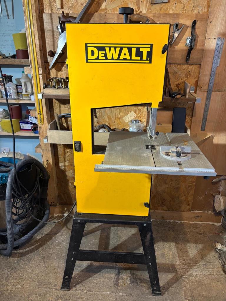 Dewalt Bandsaw - Good Condition 