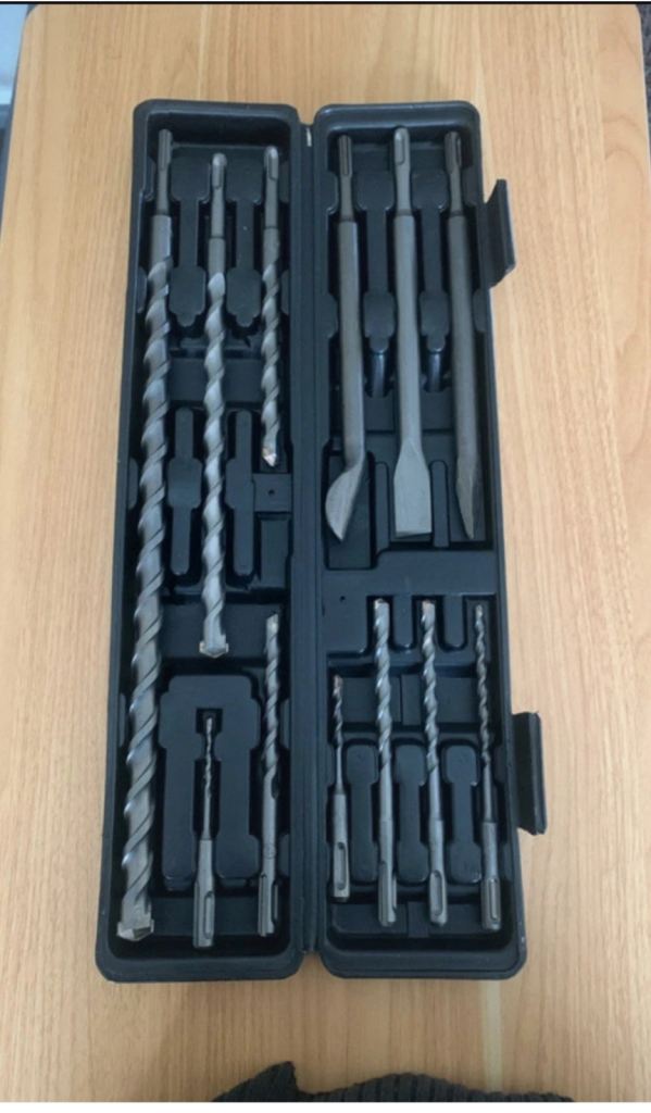 FAMEX 9158-12 12 Piece SDS Plus Hammer Drill Bit Set With SDS Plus Chisels.