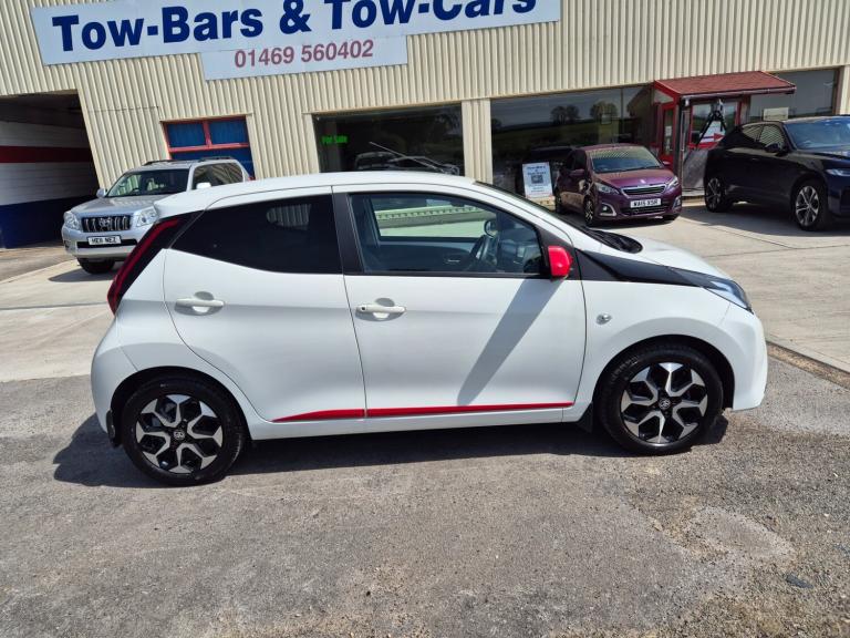 2021 Toyota Aygo X-Trend motorhome towcar braked a frame tow car