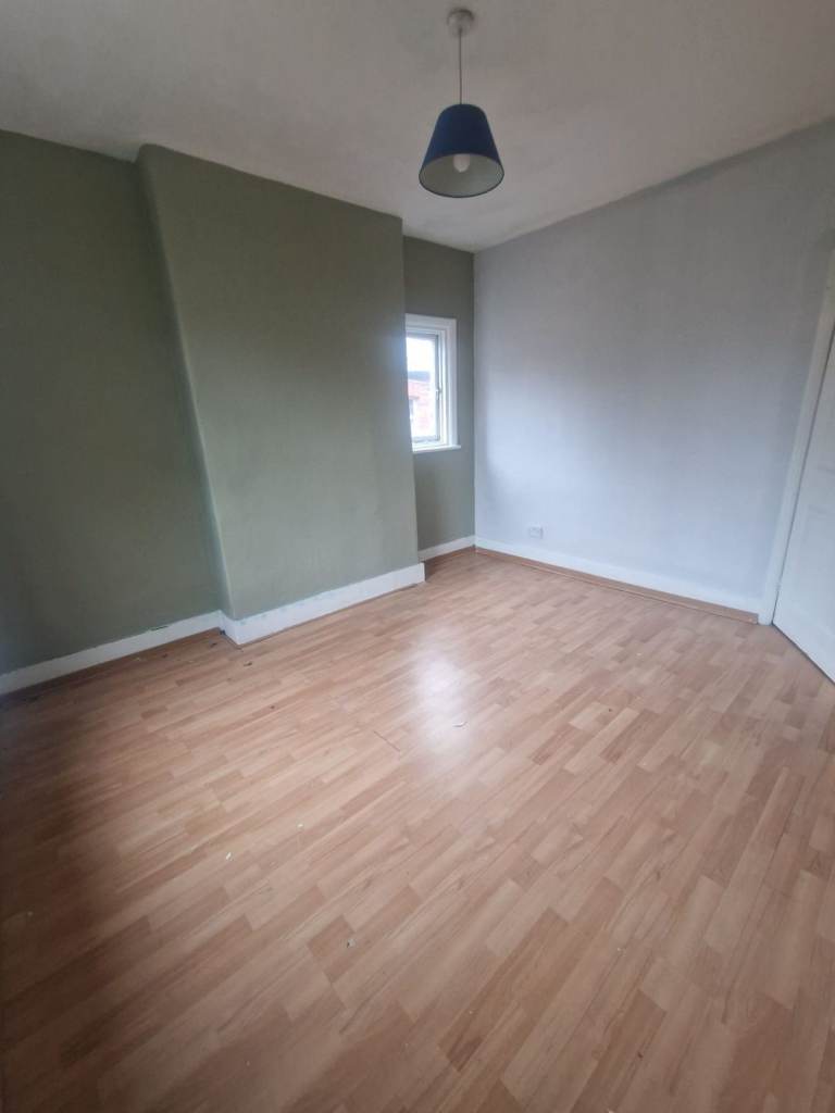 Recently Refurbished Spacious 4-Bedroom, 2-Bathroom House – Wembley ...