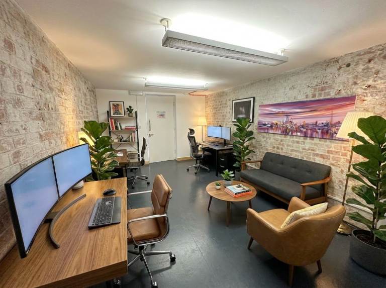 Private Office | Therapy Room | Soundproofed Room | Beauty Room in Hackney Central E8
