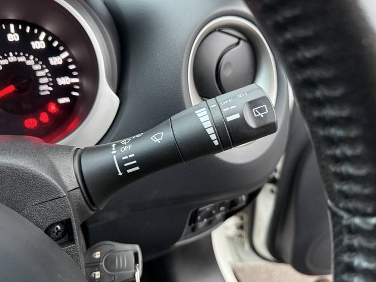 2014 Nissan Juke 1.5 dCi 8v n-tec SUV 5dr Diesel Manual Euro 5 (s/s) (110 ps) HATCHBACK Diesel Ma...