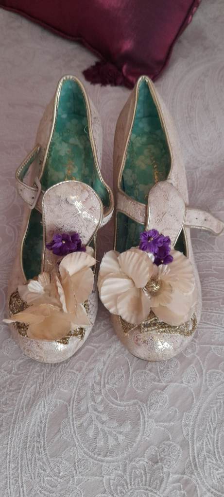 Fancy Mary Jane Style Shoes – Cream, Good Condition