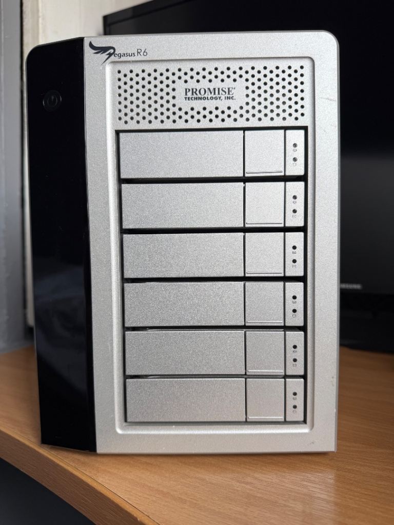 Promise Technology Pegasus R6 RAID System with 6x 1TB HP HDDs