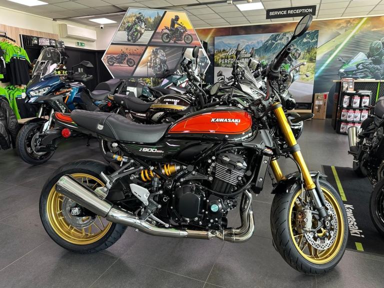 2026 KAWASAKI Z900 RS SE