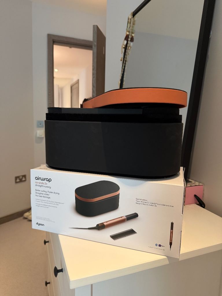 Dyson Air Wrap Co Anda x2
