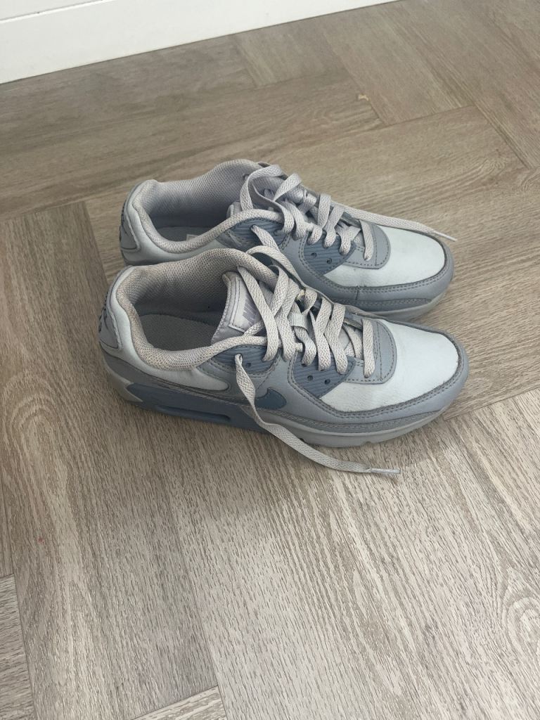 Nike Air Max 90 Grey Trainers – Good Condition