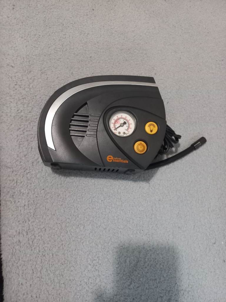 Halfords Tyre inflator 