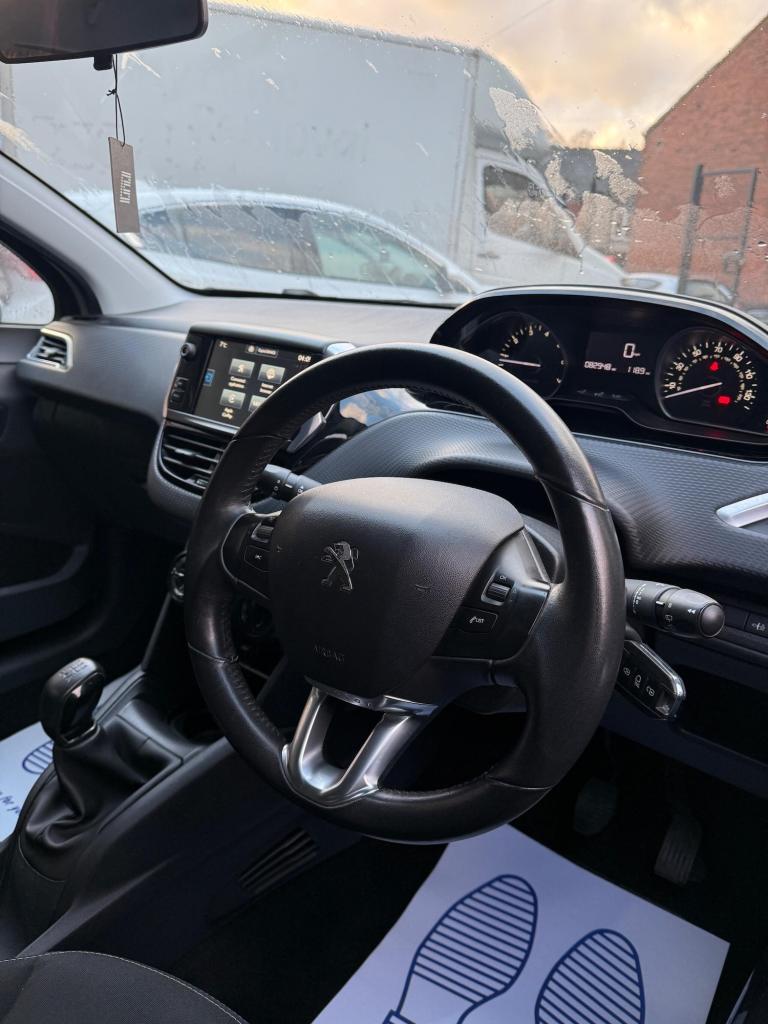 2015 Peugeot 208 1.2 PureTech 82 Active 5dr HATCHBACK PETROL Manual