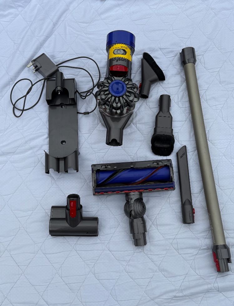 Dyson V8 Advanced Cordless Vacuum Cleaner 