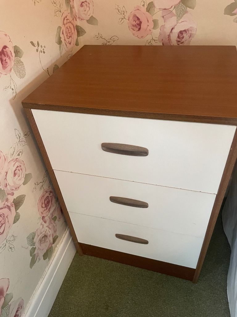 3 drawer chest 