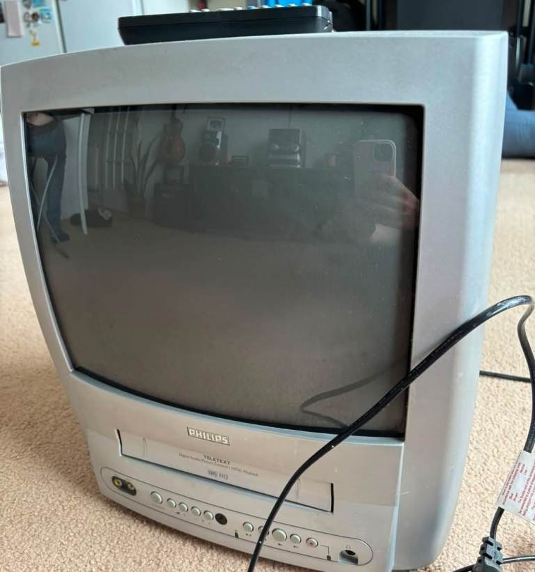 Philips TV/VCR Combo Silver *Spares or Repairs*