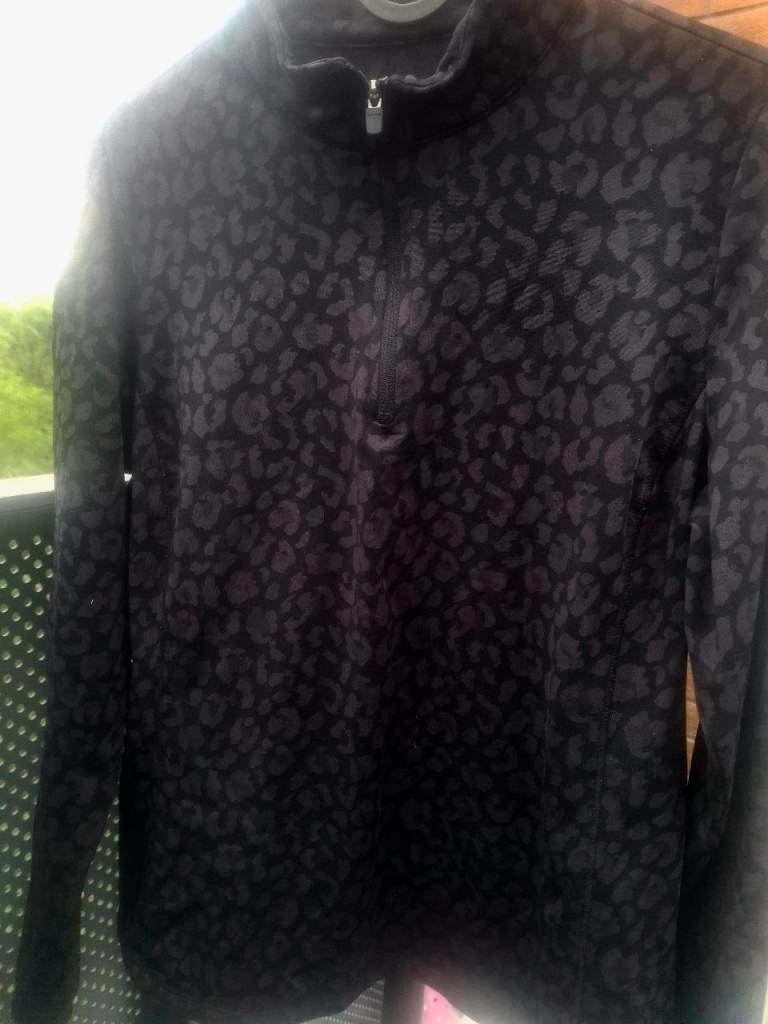 Souluxe Black Leopard Print Half-Zip Top - Medium, Good Condition