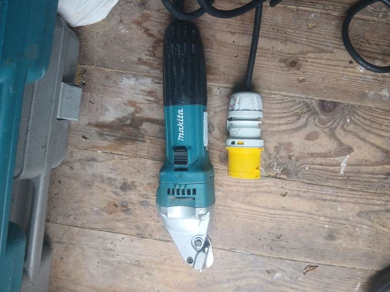 Makita 110 volt shears