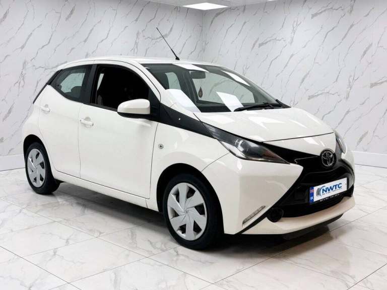 2017 Toyota AYGO 1.0 VVT-i x-play Hatchback 5dr Petrol Manual Euro 6 (68 ps) Hatchback Petrol Manual