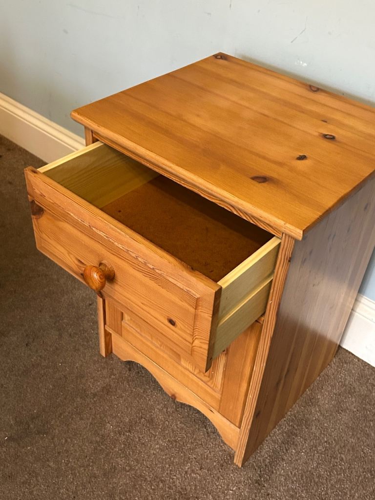 1 Solid Pine Bedside with Drawer and Cupboard wavy edge H25in/64cm W17.5in/45cm D15.5in/39cmD294