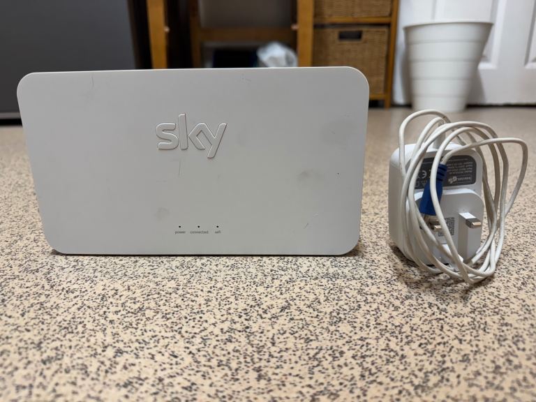 Sky Q Wireless WIFi Booster Model SE210 Sky Wifi Extender