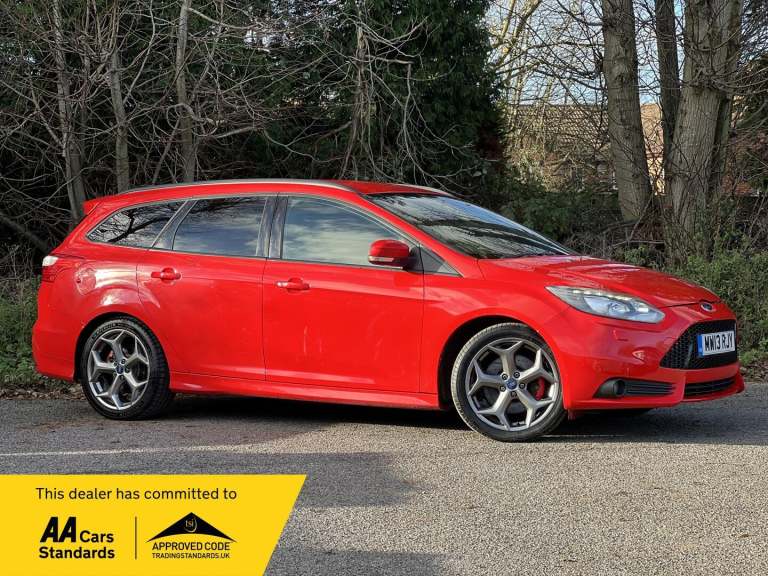 2013 Ford Focus 2.0T ST-3 5dr ESTATE PETROL Manual